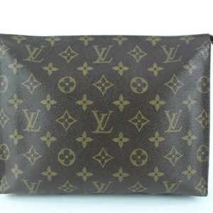 Louis Vuitton Discontinued Monogram
Toiletry Pouch 26 Poche Toilette